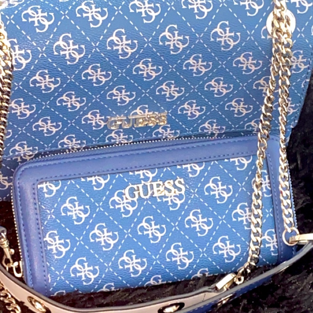 SOLD‼️GUESS Blue Logo Crossbody Bag w/ clutch wallet